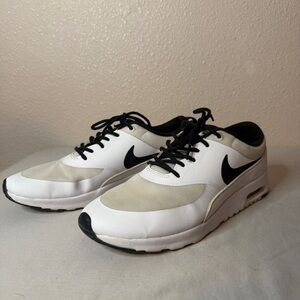 Nike Women's White and Black Sneakers